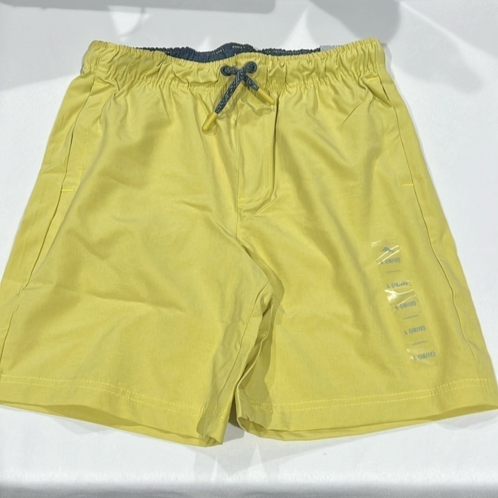 Tommy Bahama active hybrid short. Size L 10/12. NWT